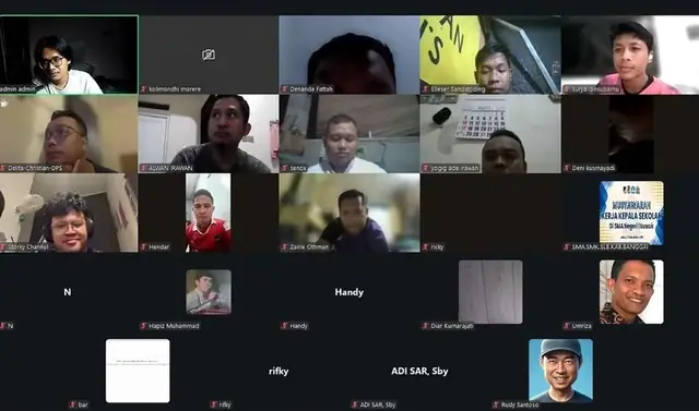 Praktik bersama peserta