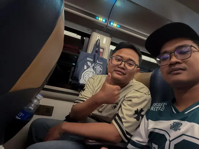Berangkat ke luar kota