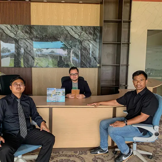 Ketua Yayasan, Direktur, dan Wakil Direktur PTN